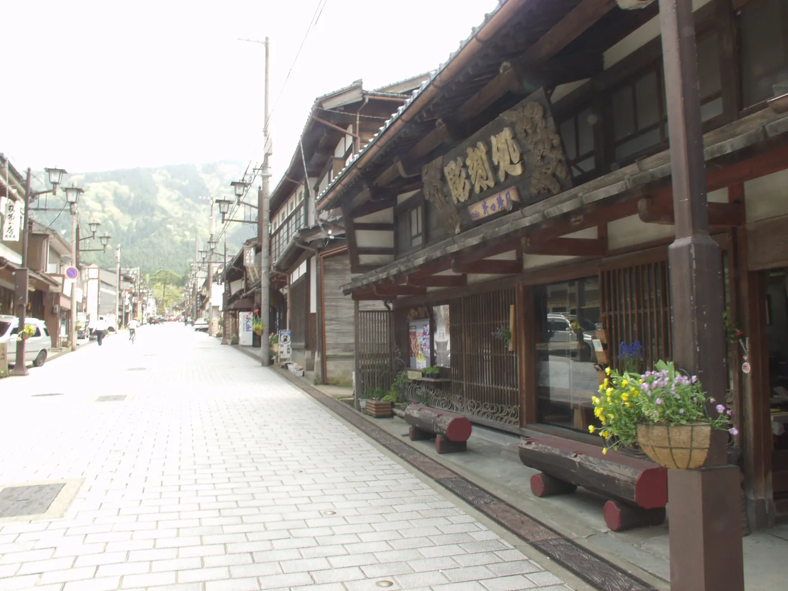 Yokamachi Street, lined with workshops hanging carved wooden signs. Photo: Y.S (CC BY-SA 3.0)