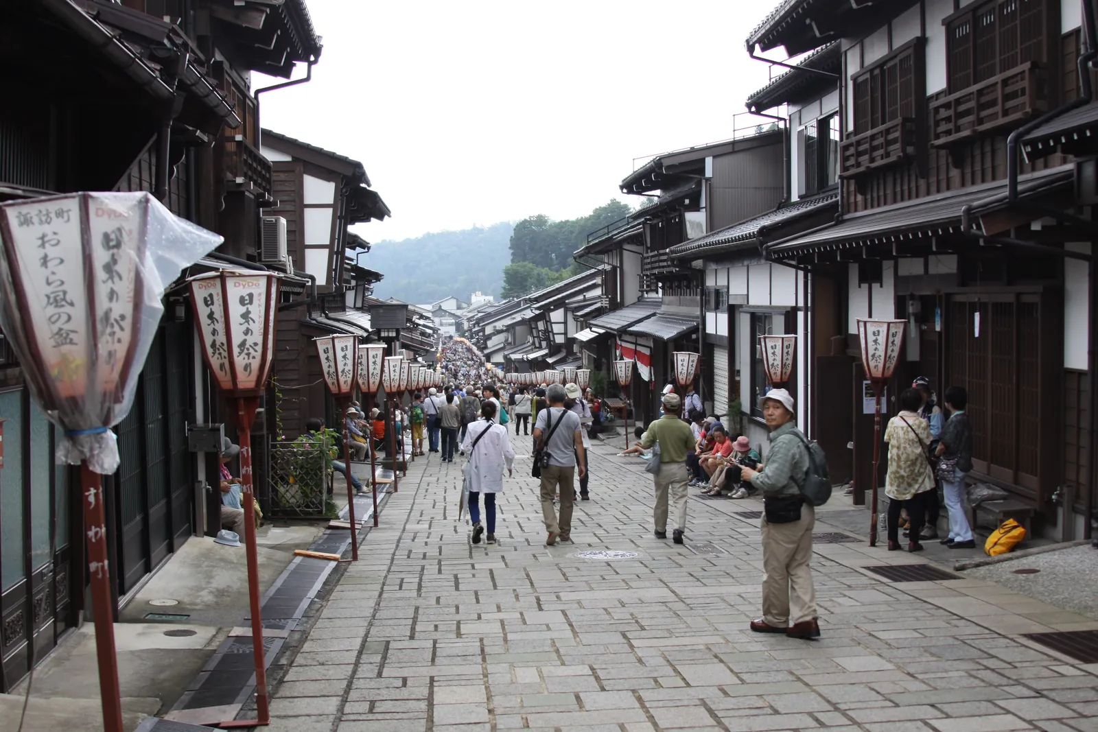 For the three days of Owara, the streets empty of cars and belong to people on foot. Photo: JohnNewton8 (CC BY-SA 4.0)
