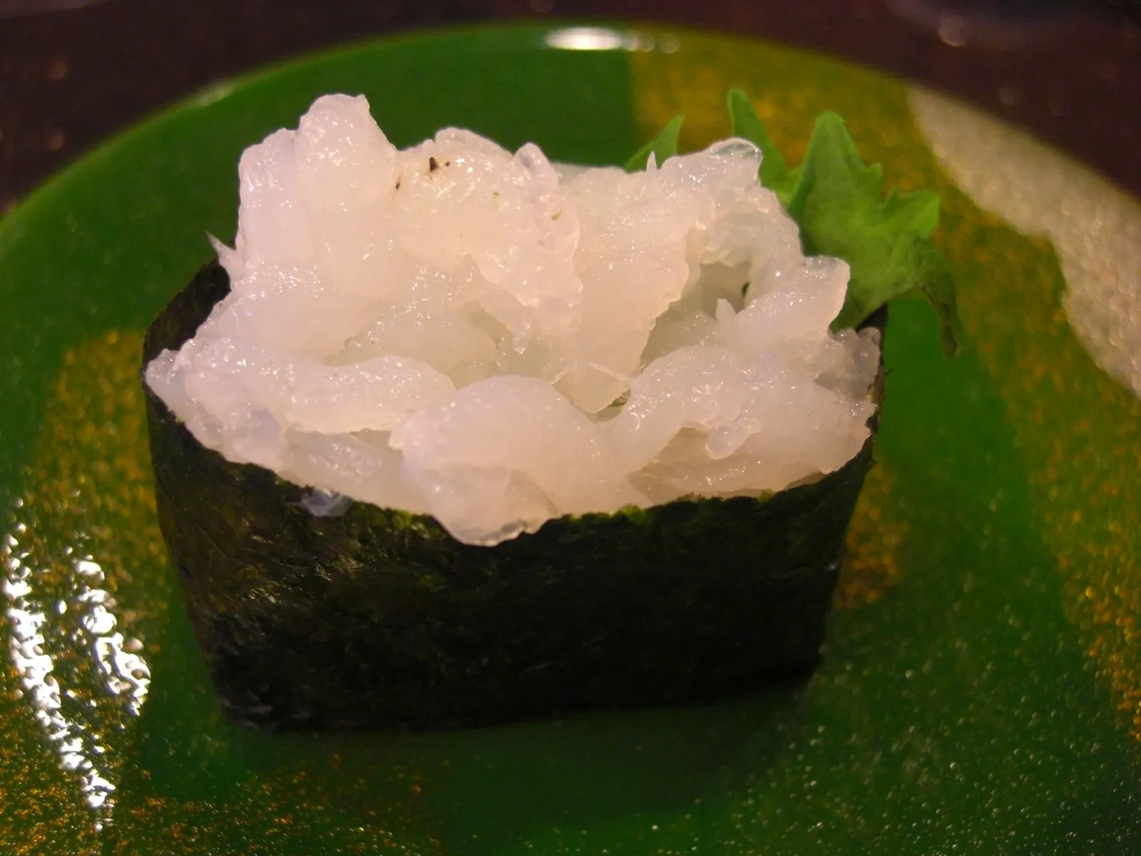 A gunkan of shiroebi. Order the same name in another season and a different fish arrives. Photo: 7'o'7 (CC BY-SA 3.0)